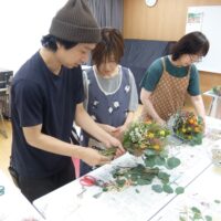 夏のお花でスワッグ作り1