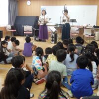 小学生に二胡説明