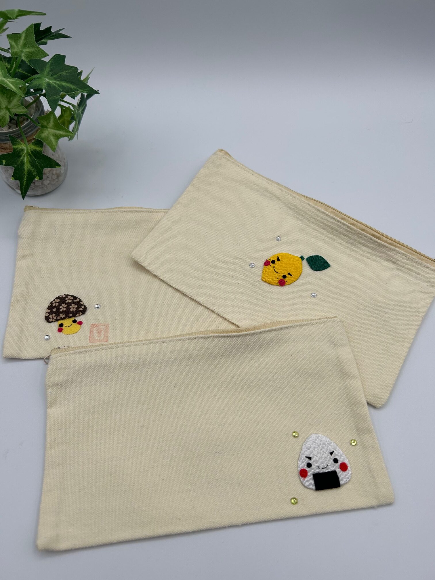 なぎ先生の工作（ちりめん細工のポーチ）